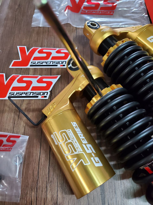 کمک فنر عقب YSS / فنر مشکی / پایه طلایی مناسب XMAX / اصل200435