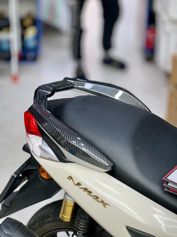 کاور دستگیره کربن YAMAHA Nmax ساخت تایلند کد 000149