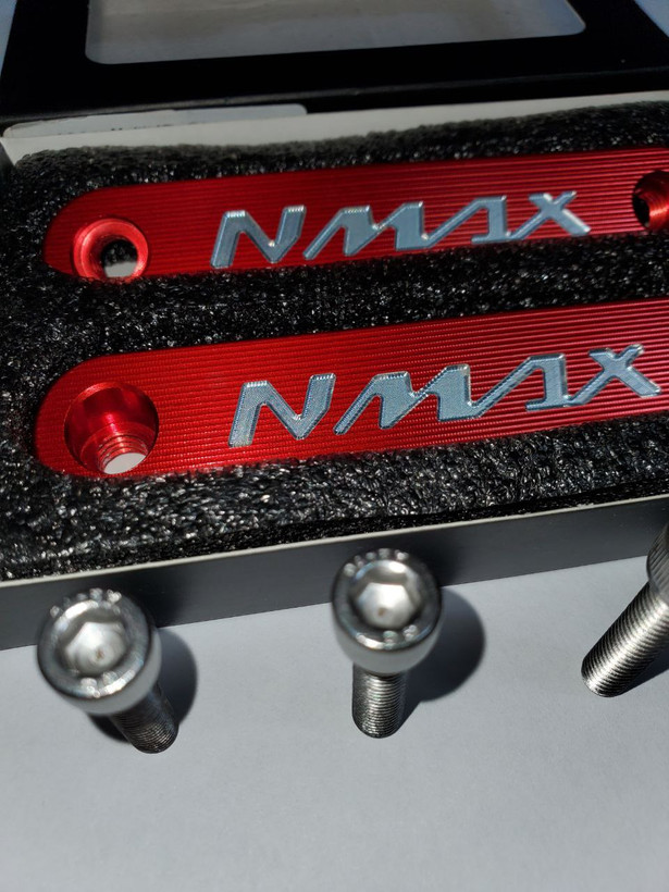 محافظ پیچ گلگیر اسپرت قرمز YAMAHA NMAX کد 000060