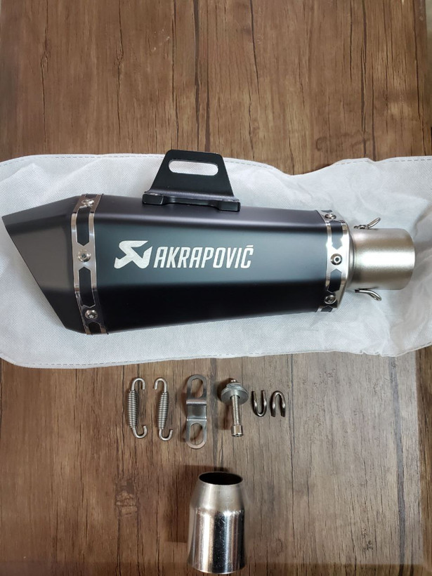 اگزوز قهرمانی مشکی مات AKRAPOVIC