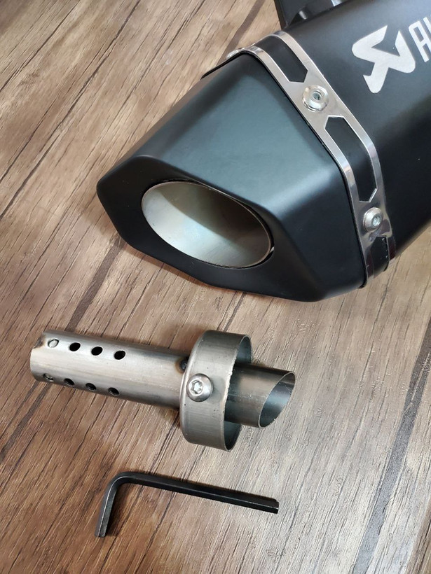 اگزوز قهرمانی مشکی مات AKRAPOVIC