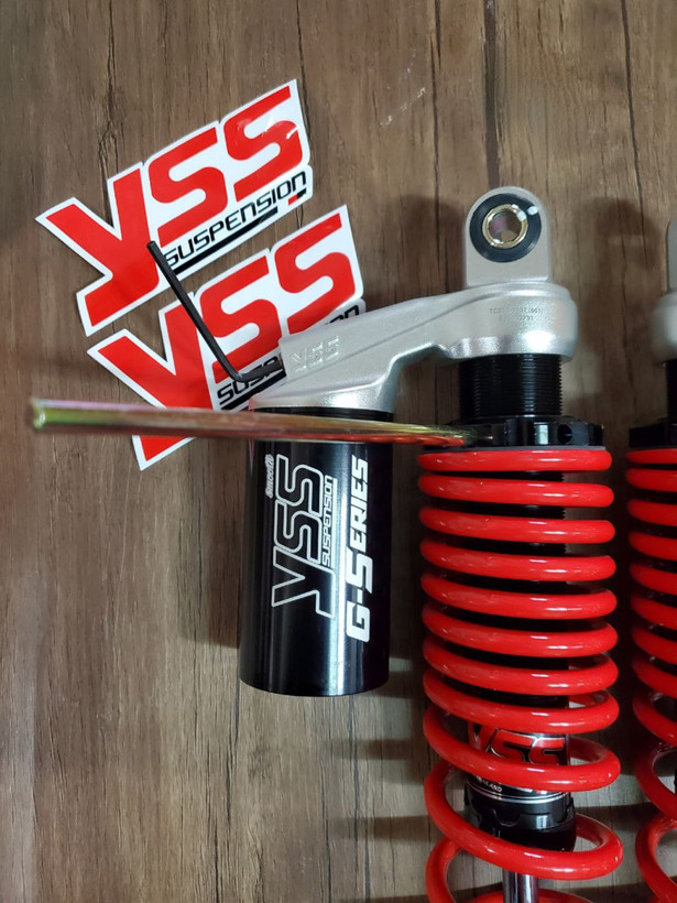 کمک فنر عقب YSS / فنر قرمز / پایه نقره ای مشکی XMAX / اصل