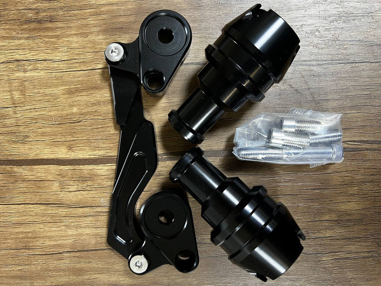 پروتکشن زیر اگزوز مشکی Xmax / Nmax / Aerox / Pcx 160