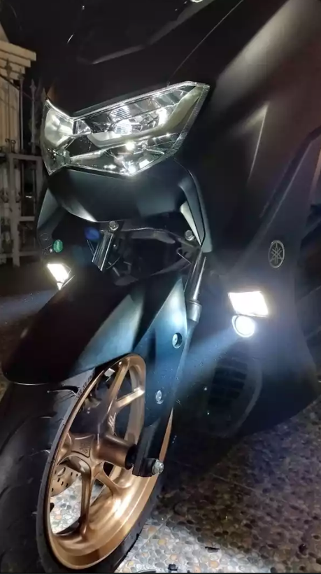 ست راهنما پرژکتور دار {سفید} YAMAHA Nmax 155 GMA / ساخت اندونزی اصل / کد 200443