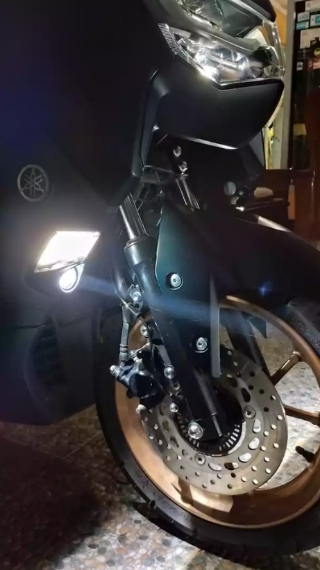 ست راهنما پرژکتور دار {سفید} YAMAHA Nmax 155 GMA / ساخت اندونزی اصل / کد 200443