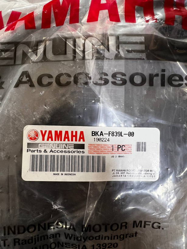 قاب پشت درب داشبورد سمت چپ YAMAHA XMAX NEW FACE ساخت اندونزی اصل کد 200252