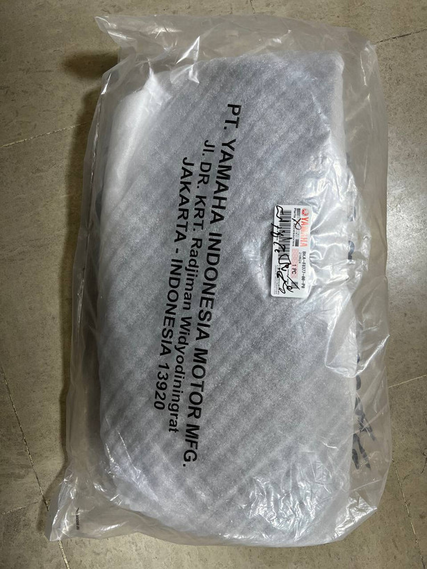 فلاپ بغل چراغ سمت راست مشکی مات XMAX NEW FACE / اتاق جدید / ساخت اندونزی اصل