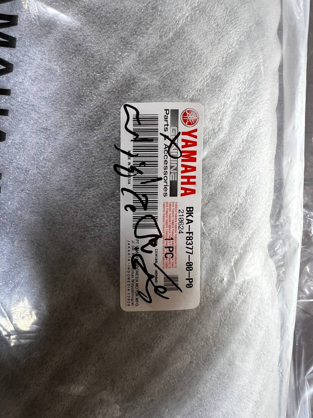 فلاپ بغل چراغ سمت راست مشکی مات XMAX NEW FACE / اتاق جدید / ساخت اندونزی اصل