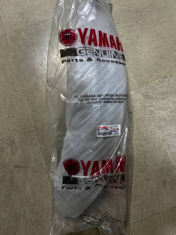 فلاپ گیتاری مشکی سمت چپ YAMAHA Nmax ساخت اندونزی اصل کد 200122