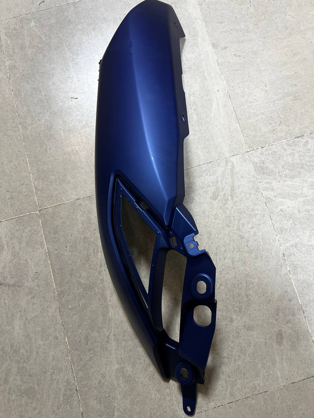 فلاپ گیتاری سورمه ای مات سمت چپ YAMAHA Nmax ساخت اندونزی اصل کد 200172