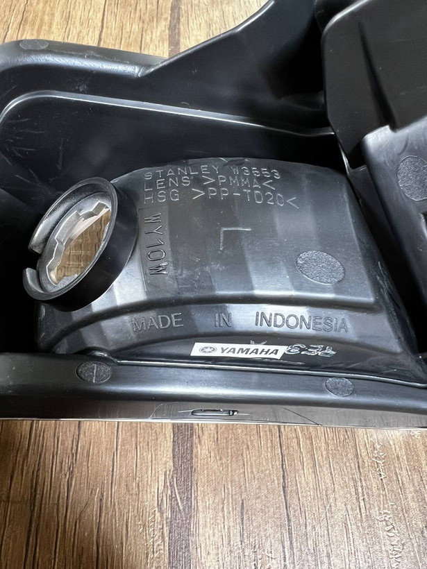 راهنما کامل جلو سمت چپ YAMAHA Aerox 155 ساخت اندونزی اصل کد 200392