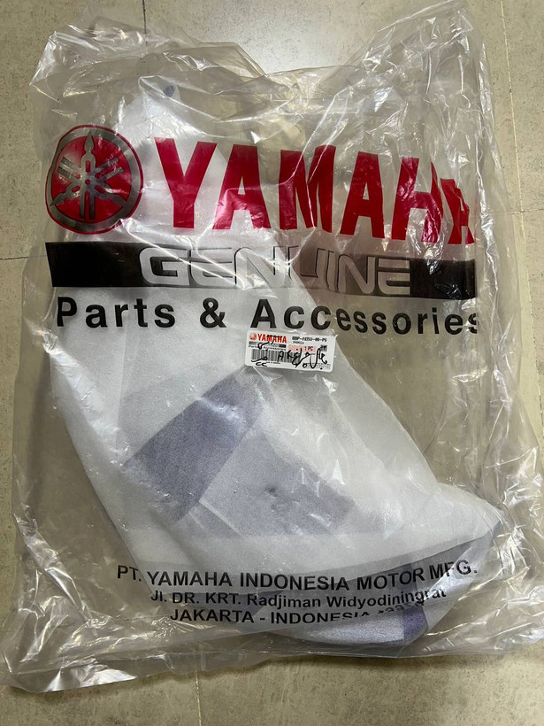 فلاپ بغل چراغ آبی سمت چپ YAMAHA Aerox/ ساخت اندونزی اصل کد 200025