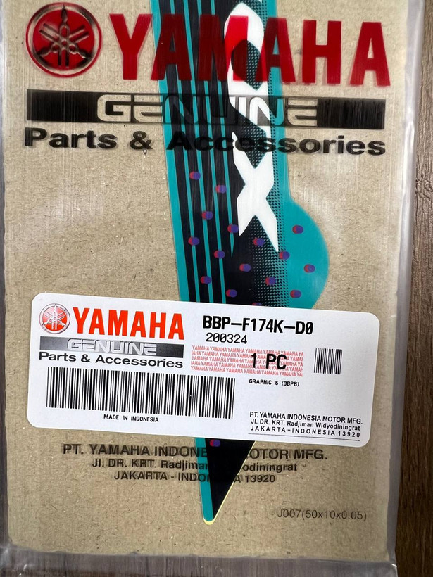 برچسب / استیکر روی گیتاری عقب آبی کایان سمت راست YAMAHA Aerox/ ساخت اندونزی اصل کد 200010