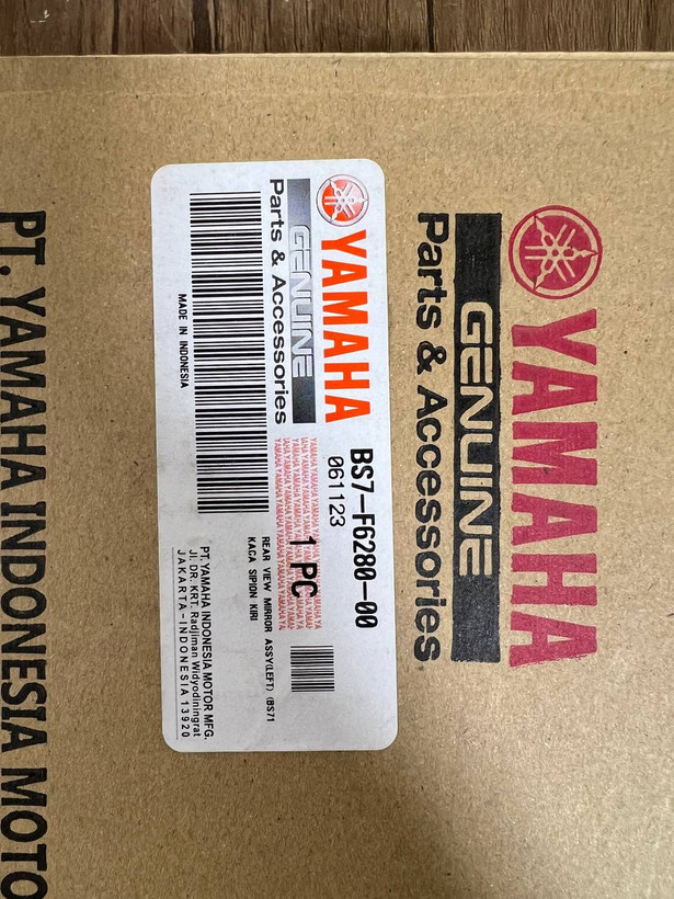 آینه سمت چپ YAMAHA R25 ساخت اندونزی اصل کد 200324