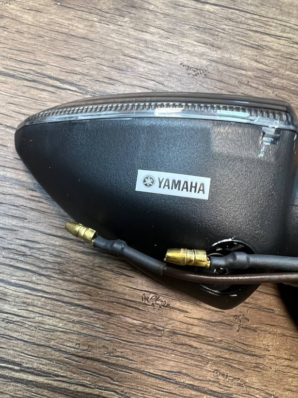 راهنما عقب سمت چپ YAMAHA MxKing ساخت اندونزی اصل کد 200359