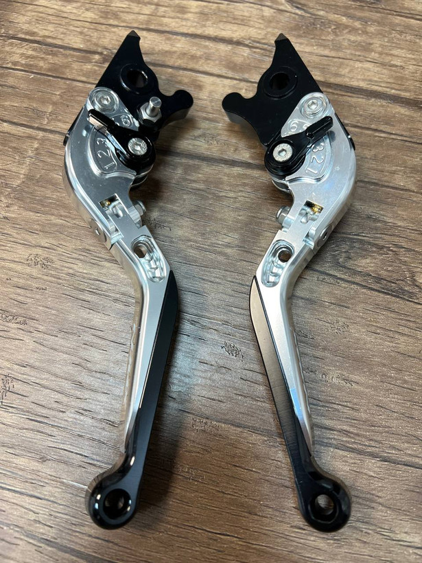 کتی کلاچ و ترمز اسپرت نقره ای YAMAHA Nmax /ساخت تایلند اصل کد ۲۰۰۵۴۲