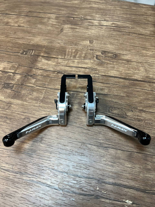 کتی کلاچ و ترمز اسپرت نقره ای YAMAHA Nmax /ساخت تایلند اصل کد ۲۰۰۵۴۲