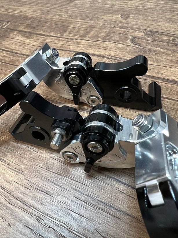 کتی کلاچ و ترمز اسپرت نقره ای YAMAHA Nmax /ساخت تایلند اصل کد ۲۰۰۵۴۲