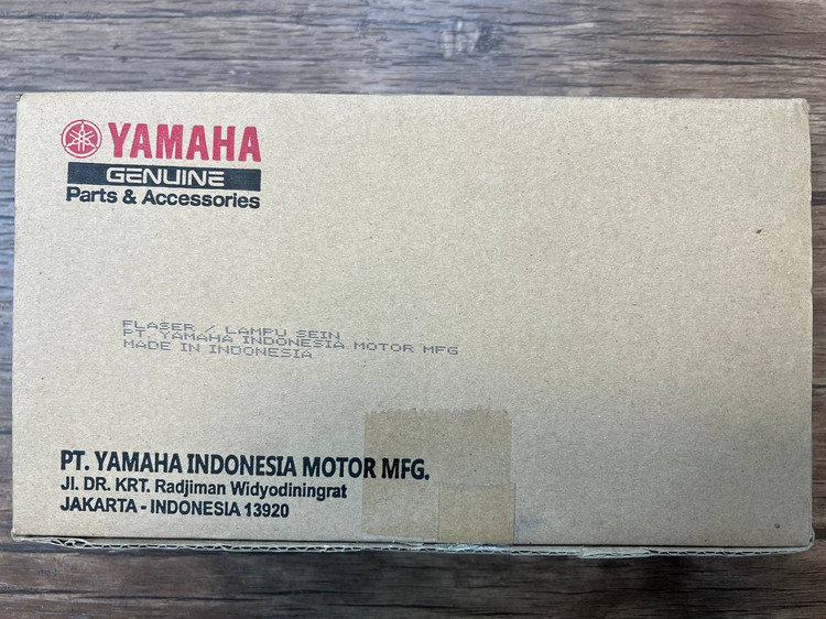 راهنما سمت راست YAMAHA Xmax فیس جدید ساخت اندونزی اصل کد 200246
