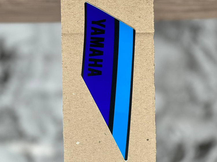 برچسب / استیکر روی گیتاری عقب سمت راست آبی تیره MT15 Blue ساخت اندونزی اصل کد 200074