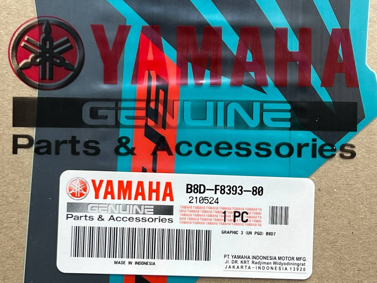 برچسب / استیکر روی فلاپ هواکش سمت چپ ناردوگری YAMAHA Mt15 Gray/ ساخت اندونزی اصل کد200078