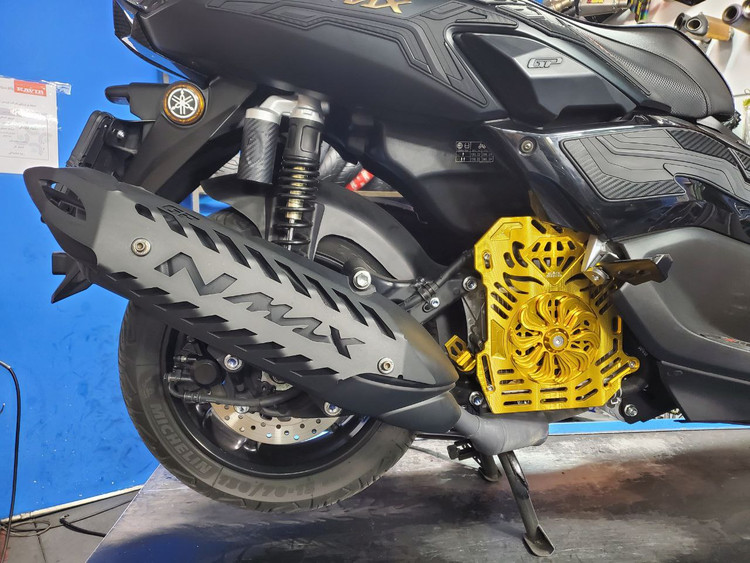 محافظ اگزوز YAMAHA Nmax GP کد 000105