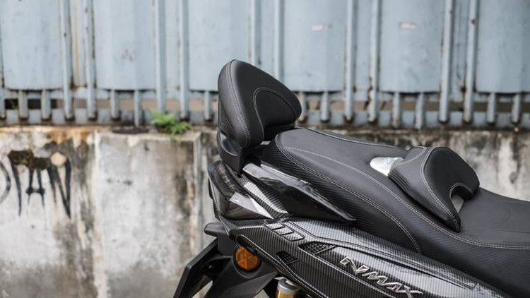 پشت زین تکیه گاه ترکنشین مدل YAMAHA Nmax GMA SCODA / مناسب اتاق قدیم ساخت اندونزی اصل کد ۲۰۰۴۴۸