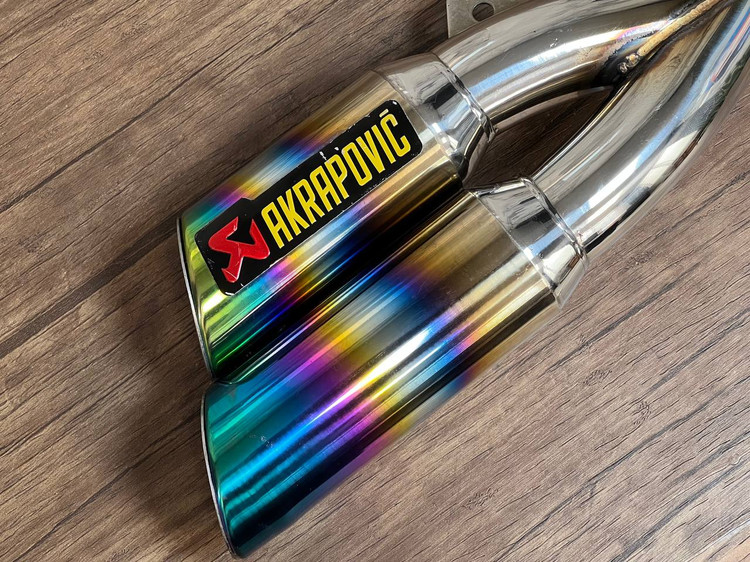 اگزوز قهرمانی AKRAPOVIC