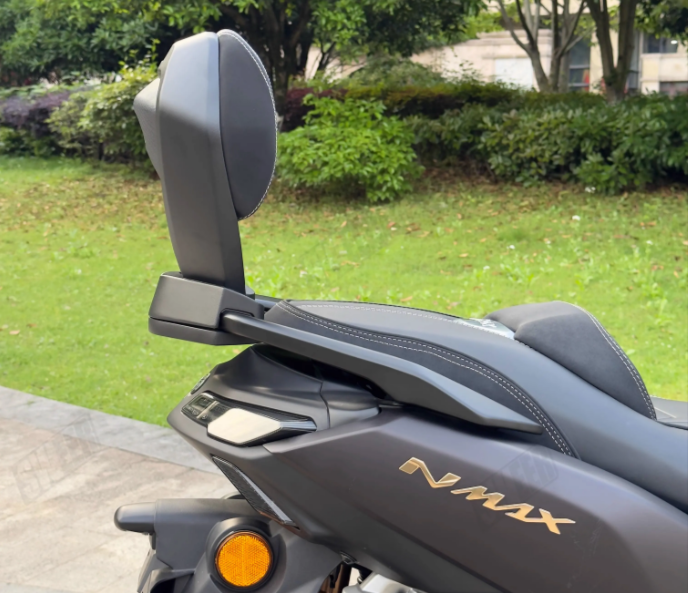 پشت زین YAMAHA NMAX Turbo مناسب اتاق جدید تکیه گاه سرنشین اصل کد 201316