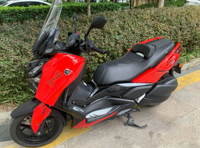 زین اسپرت اسپیشیال YAMAHA Xmax کد 201797