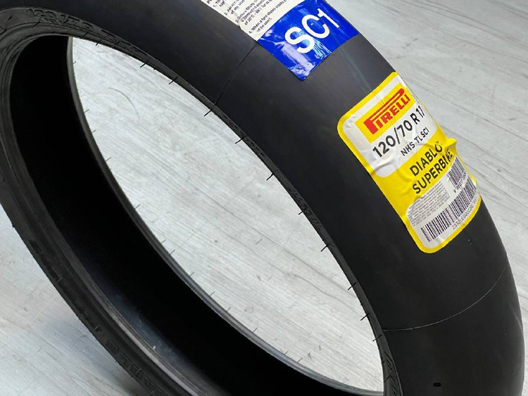 لاستیک جلو موتور PIRELLI 120/70/17 SLICK