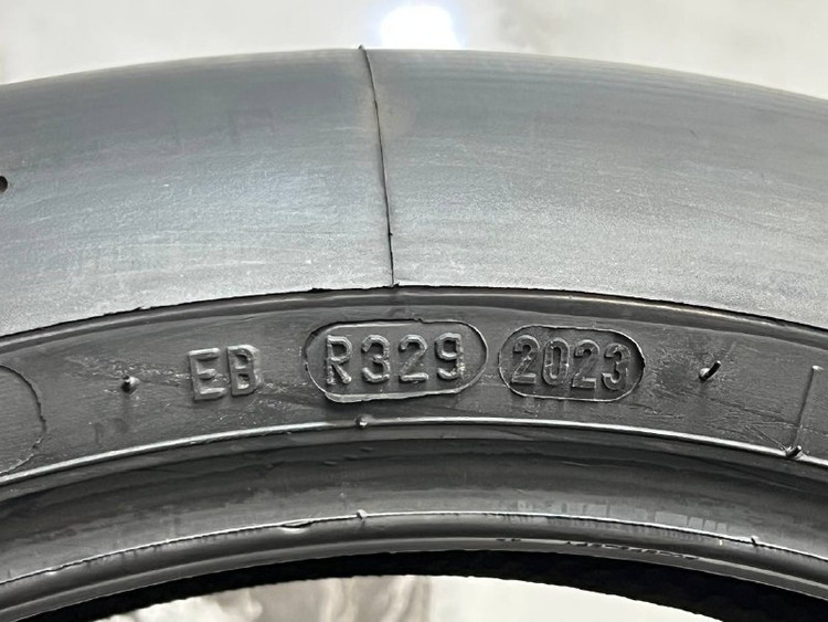 لاستیک جلو موتور PIRELLI 120/70/17 SLICK