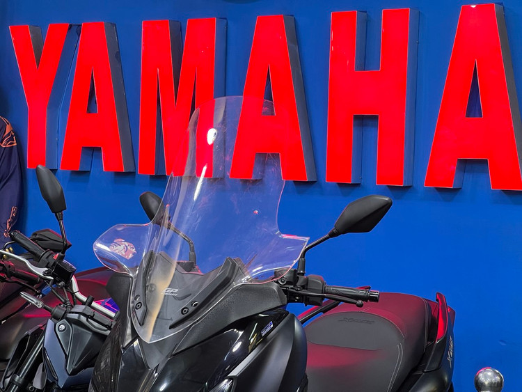 طلق شفاف ایکس مکس / YAMAHA XMAX Old Face 73cm / ساخت ترکیه اصل / مناسب اتاق قدیم کد 200916