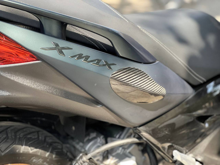 کربن بغل گیتاری YAMAHA XMAX OLD FACE ساخت تایلند اصل کد 200520