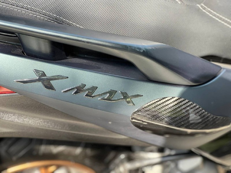 کربن بغل گیتاری YAMAHA XMAX OLD FACE ساخت تایلند اصل کد 200520