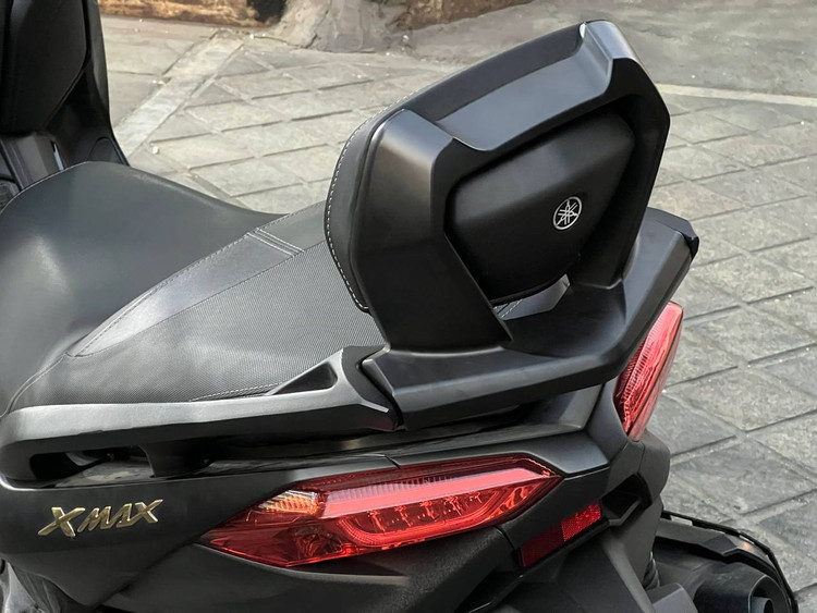 پشت زین با پایه / تکیه گاه ترکنشین YAMAHA Xmax / اصل / سری جدید کد 000014