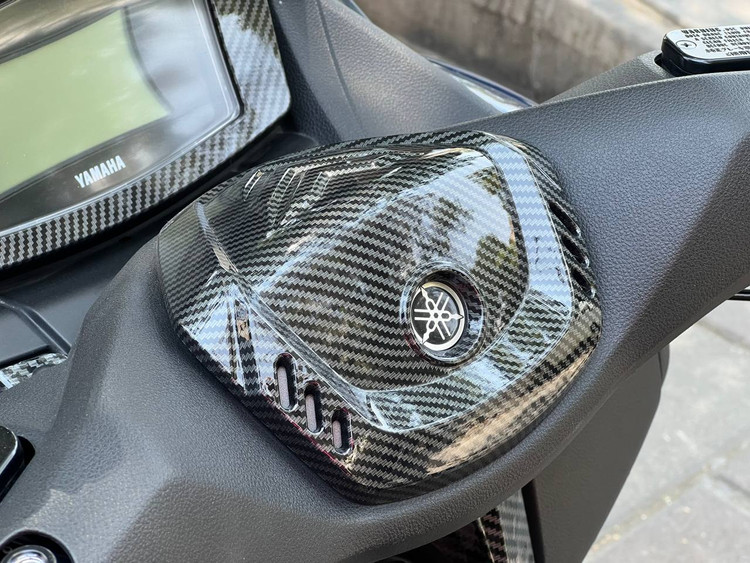 محافظ وسط فرمان کربن YAMAHA Nmax کد 000010