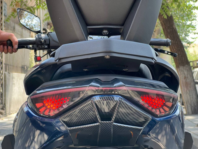 خطر عقب اسپرت 7 رنگ زنبوری YAMAHA Nmax SR اصل کد ۰۰۰۰۷۴