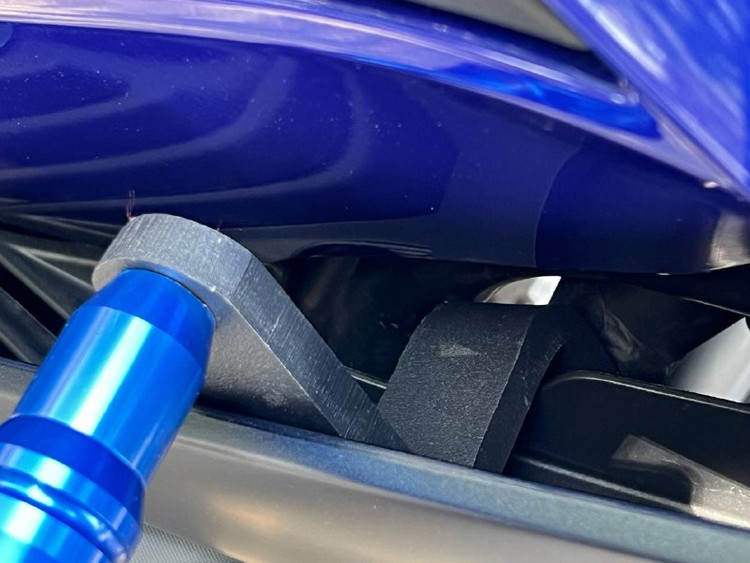 ست پایه پروتکشن YAMAHA R25 ضخامت 1 سانتیمتر بهترین کیفیت موجود در بازار کد 200728