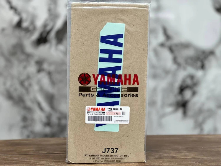 برچسب / استیکر یاماها روی فلاپ اسپایلر YAMAHA / ساخت اندونزی اصل کد 200514