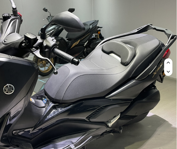 زین اسپرت اسپیشیال YAMAHA Xmax کد 201797