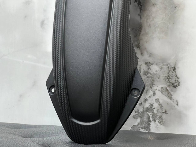 گلگیر / شلگیر عقب طرح کربن YAMAHA NMAX TURBO ساخت تایلند اصل کد ۲۰۱۳۱۹