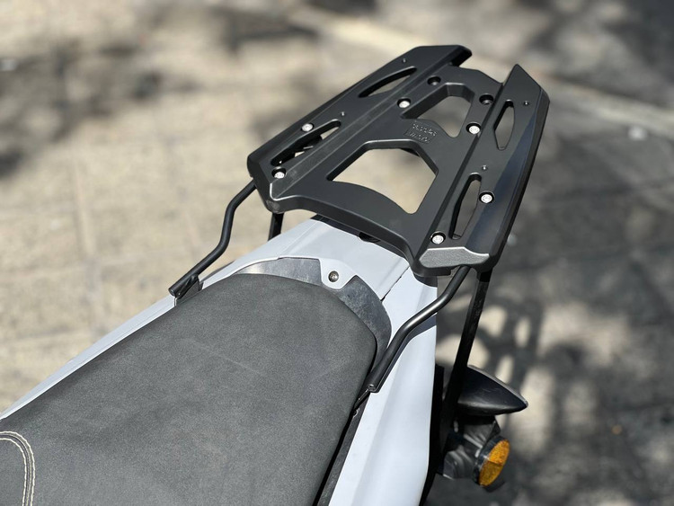ترکبند / براکت نگهدارنده صندوق عقب YAMAHA AEROX / اصل