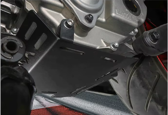 سینی زیر انجین YAMAHA Xmax New Face GP کد ۲۰۰۵۳۱