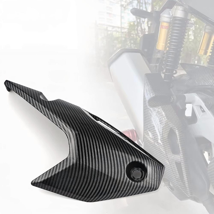 کاور اگزوز کربن HONDA ADV160 ساخت تایلند اصل کد ۲۰۱۰۶۸