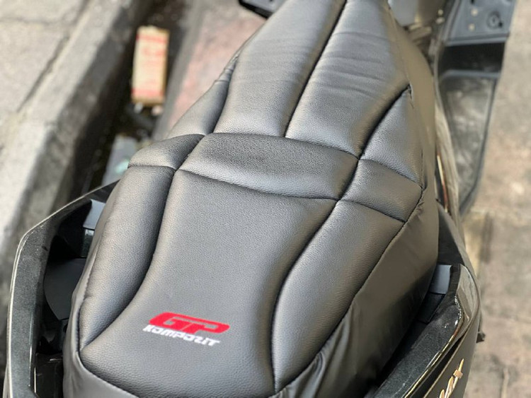 کاور زین اسپرت و طبی ضد آب YAMAHA XMAX GP ساخت ترکیه اصل / کد 200917