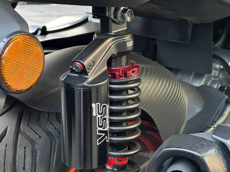 گلگیر / شلگیر عقب XMAX 2025 / ساخت تایلند اصل
