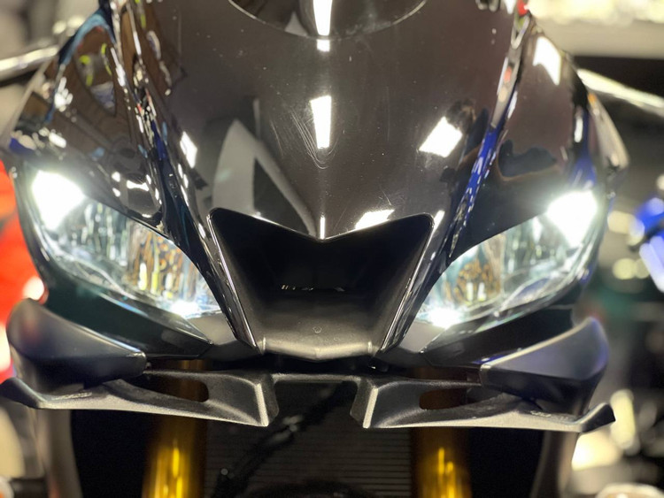فلاپ باله زیر چراغ جلو YAMAHA R25 GP ترکیه اصل کد 201378