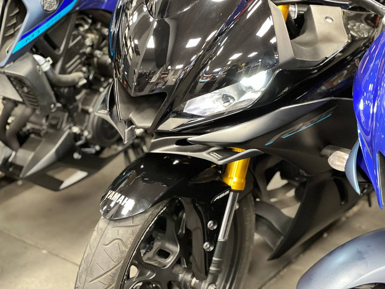فلاپ باله زیر چراغ جلو YAMAHA R25 GP ترکیه اصل کد 201378