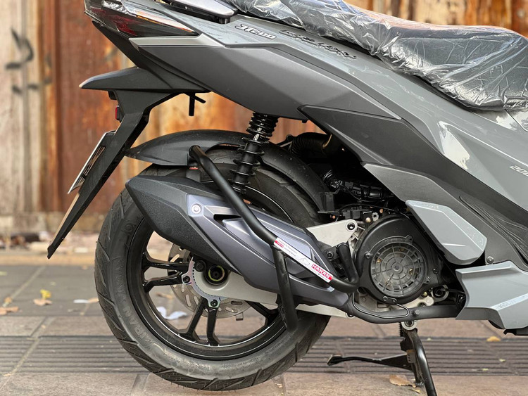گارد عقب محافظ اگزوز و هواکش SYM / Jt200 / J200 / SR200 / Lucky180 کد 200780 200500